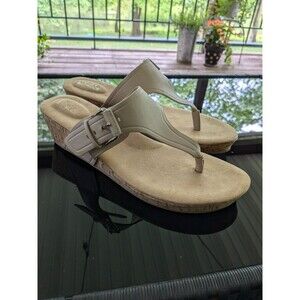 Market & Spruce Sandals Womens sz 10 Thong Cork Wedge Nude Buckle Comfort Casual
